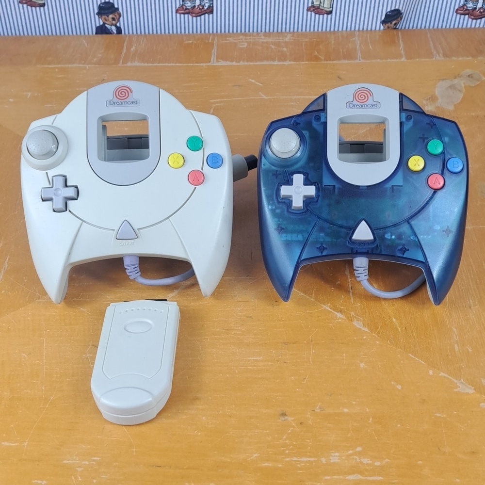 2 Vintage Sega Dreamcast OEM controllers White & Blue Ocean Clear # HKT-700 test